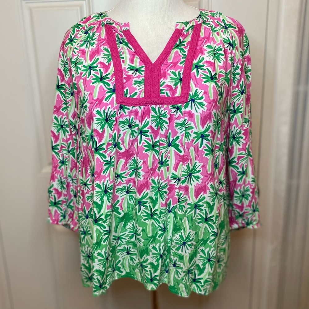 XL Crown & Ivy Pink & Green Palm tree Print Top w/ Keyhole Back